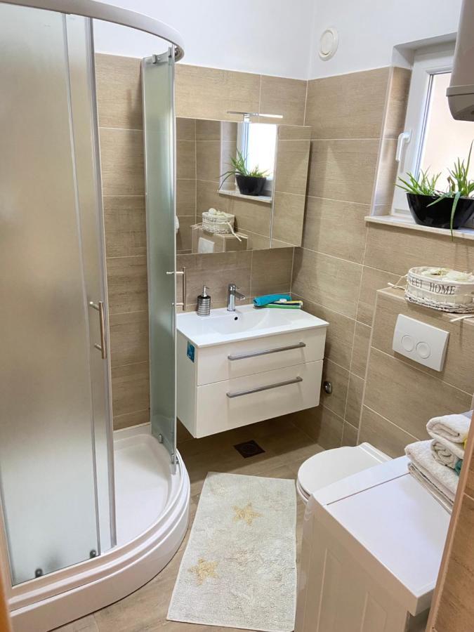 Apartments Suzy 扎达尔 外观 照片