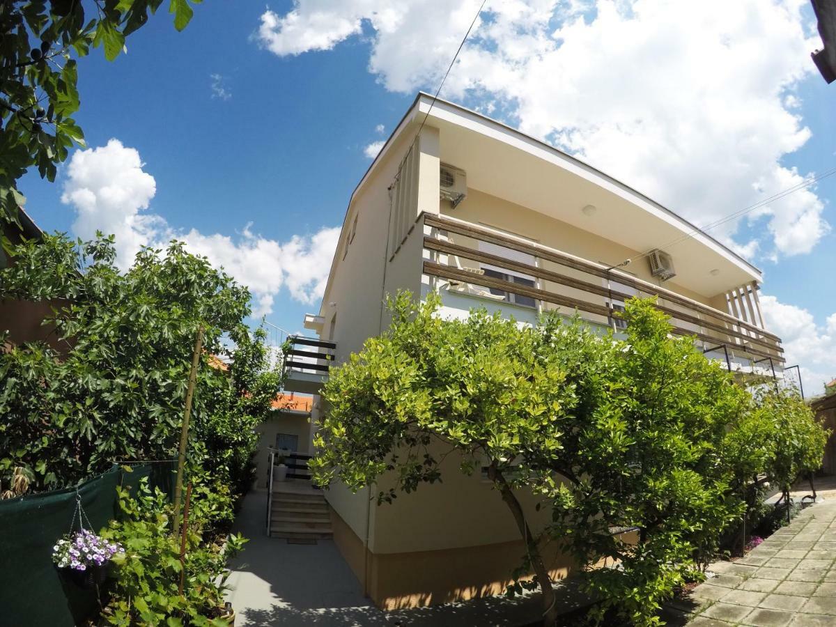 Apartments Suzy 扎达尔 外观 照片